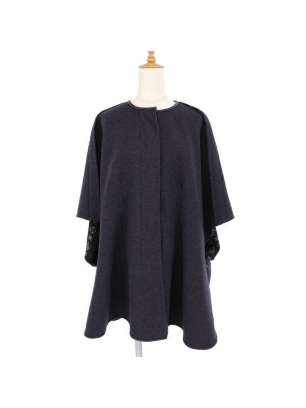 Louis Vuitton Cape Gray